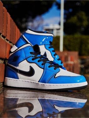 Nike Air Jordan 1 Mid Blue White Black